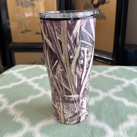 Camo Insulated Tumbler 30 oz - Picture 2 of 5